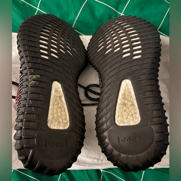 YEEZY BOOST 350 V2 "Yecheil" SNEAKERS - Picture 8 of 9
